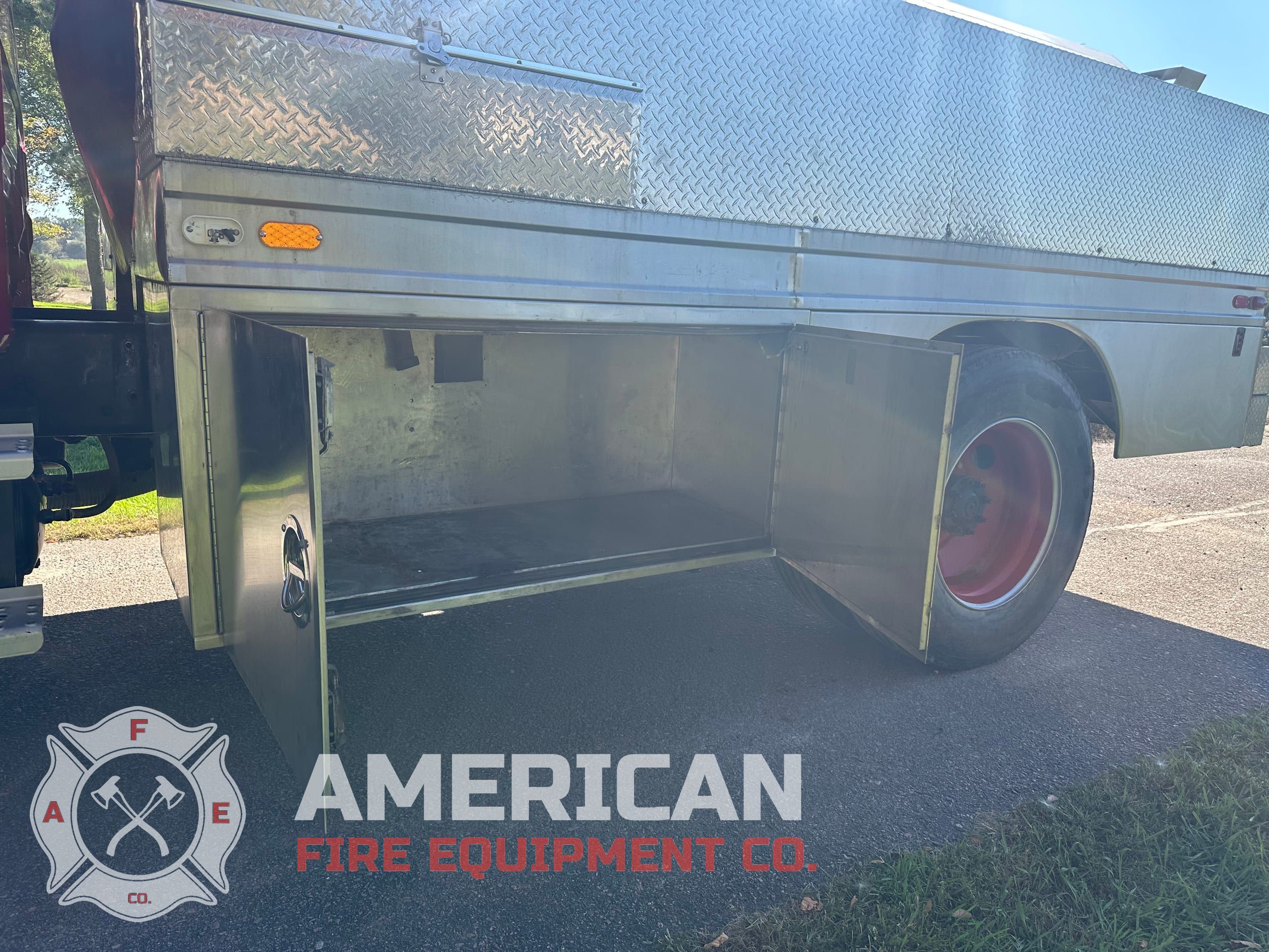Used 1996 Freightliner 375/1850 Stainless Tanker for sale — photo 8 of 12