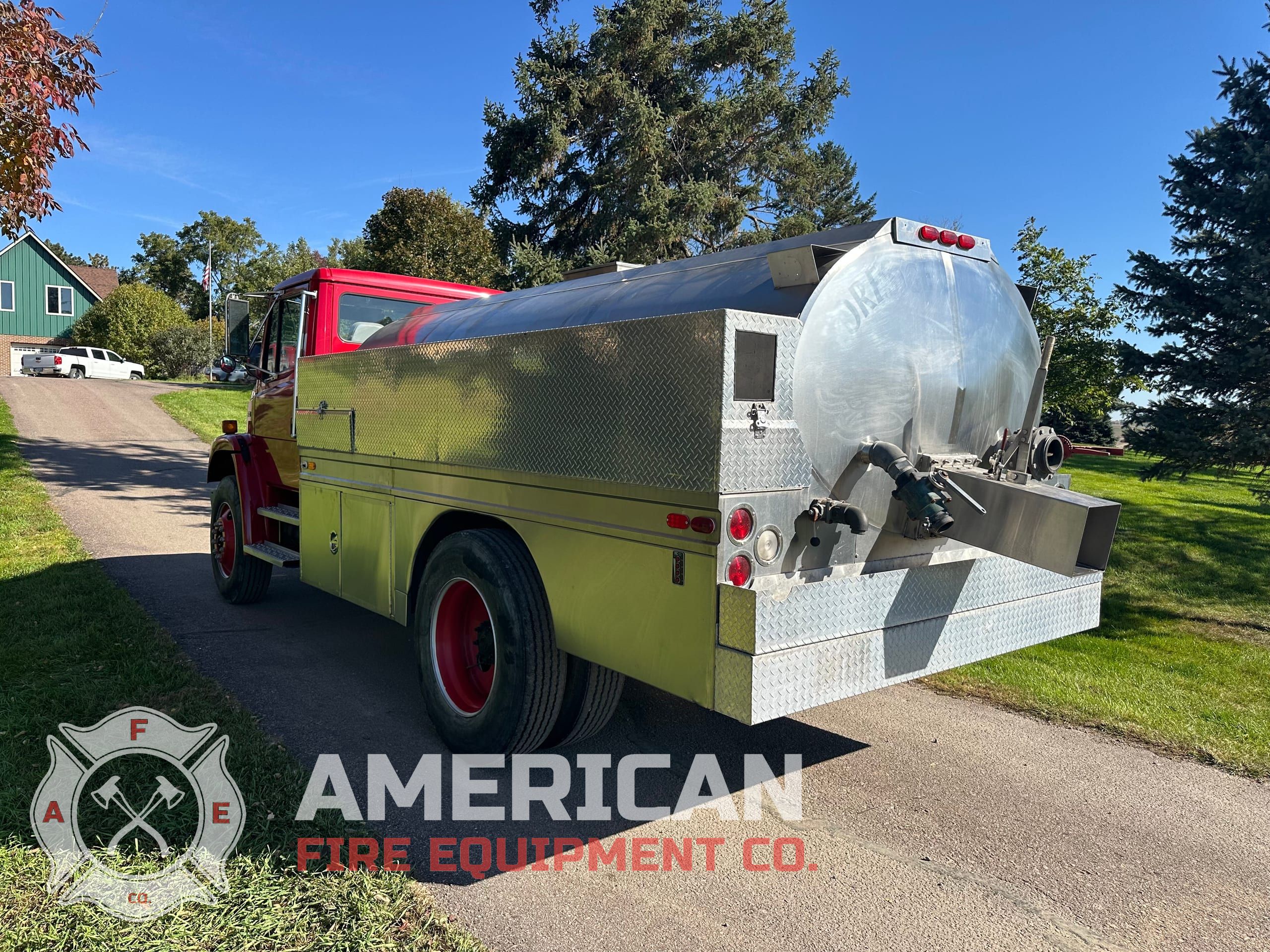 Used 1996 Freightliner 375/1850 Stainless Tanker for sale — photo 4 of 12